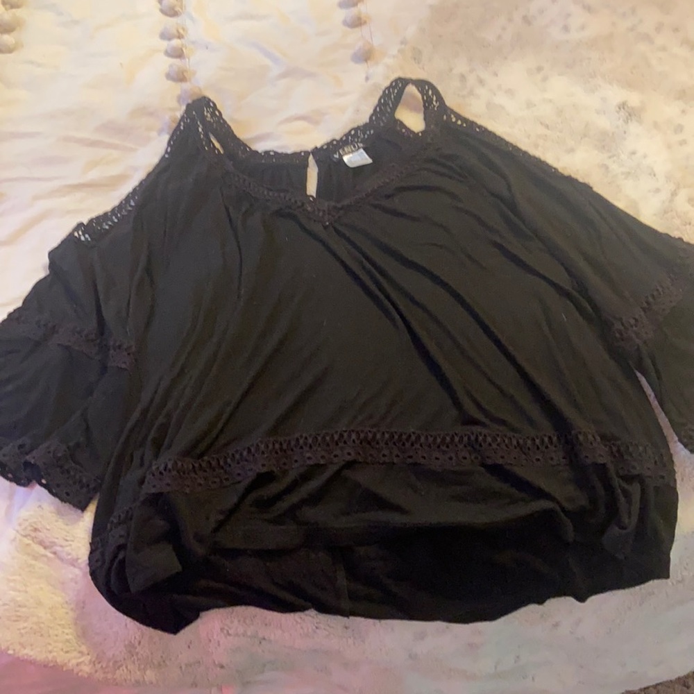 Cold shoulder top